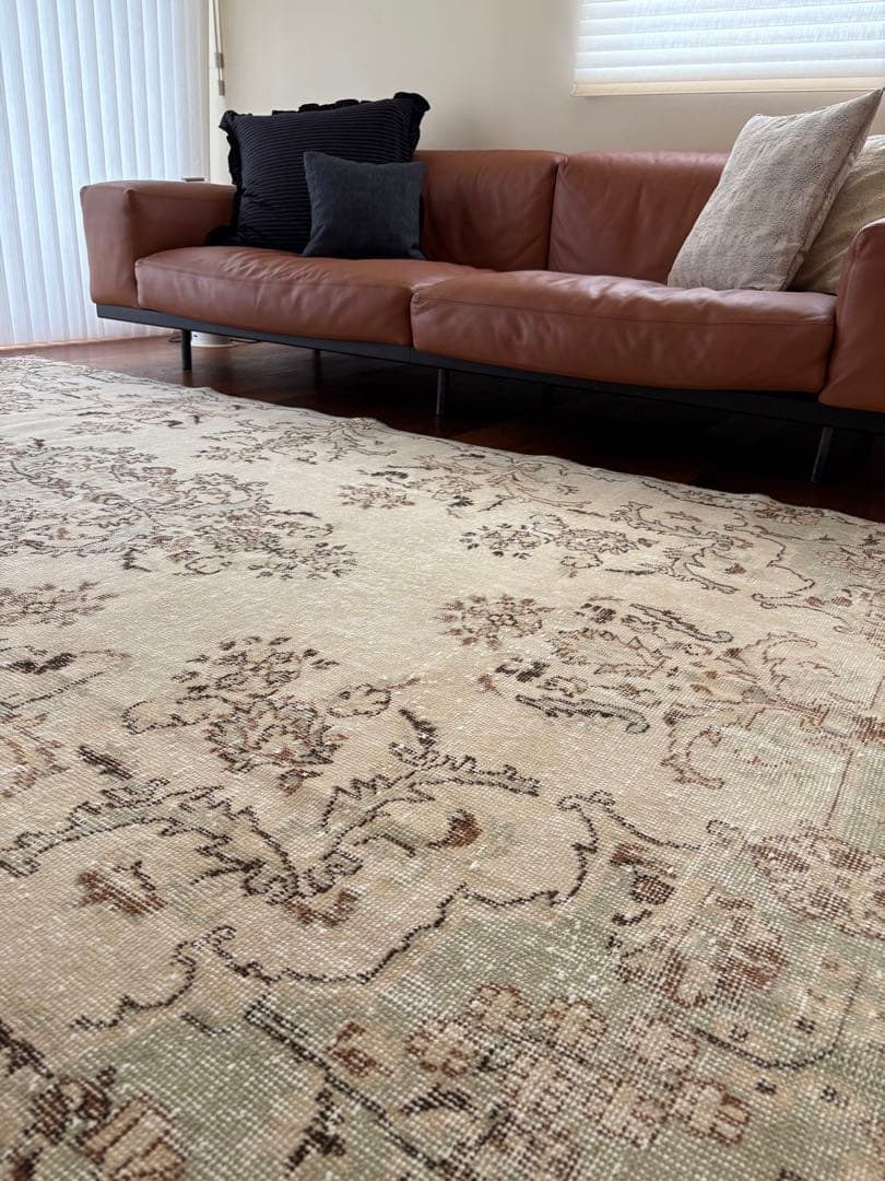 ヴィンテージラグ　ベージュオーバーダイ　ボタニカルフローラル　トルコ　雅姫さん