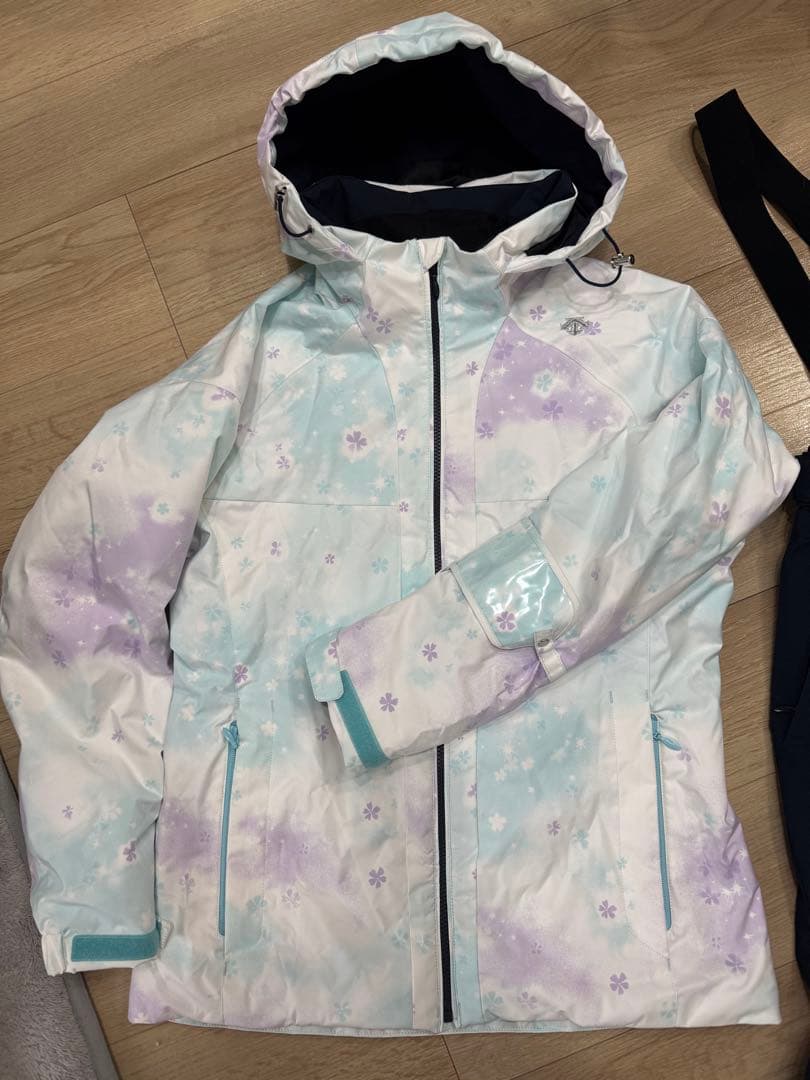 m　美品❗️デサントDESCENTE スキーウェア（女性用）LL