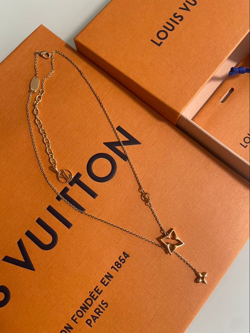 LOUIS VUITTON スター形状ネックレス
