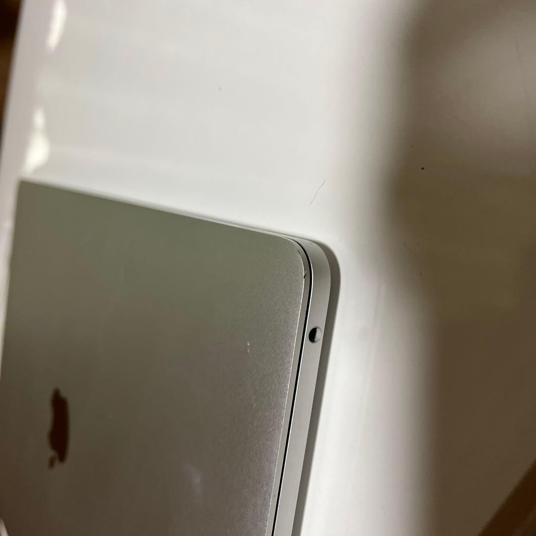 Apple MacBook Pro 2019年モデル、ほとんど使ってません。