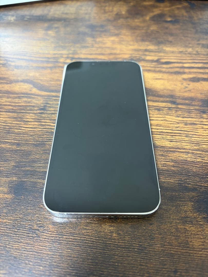 iPhone 13 Pro ホワイト本体(背面割れ)