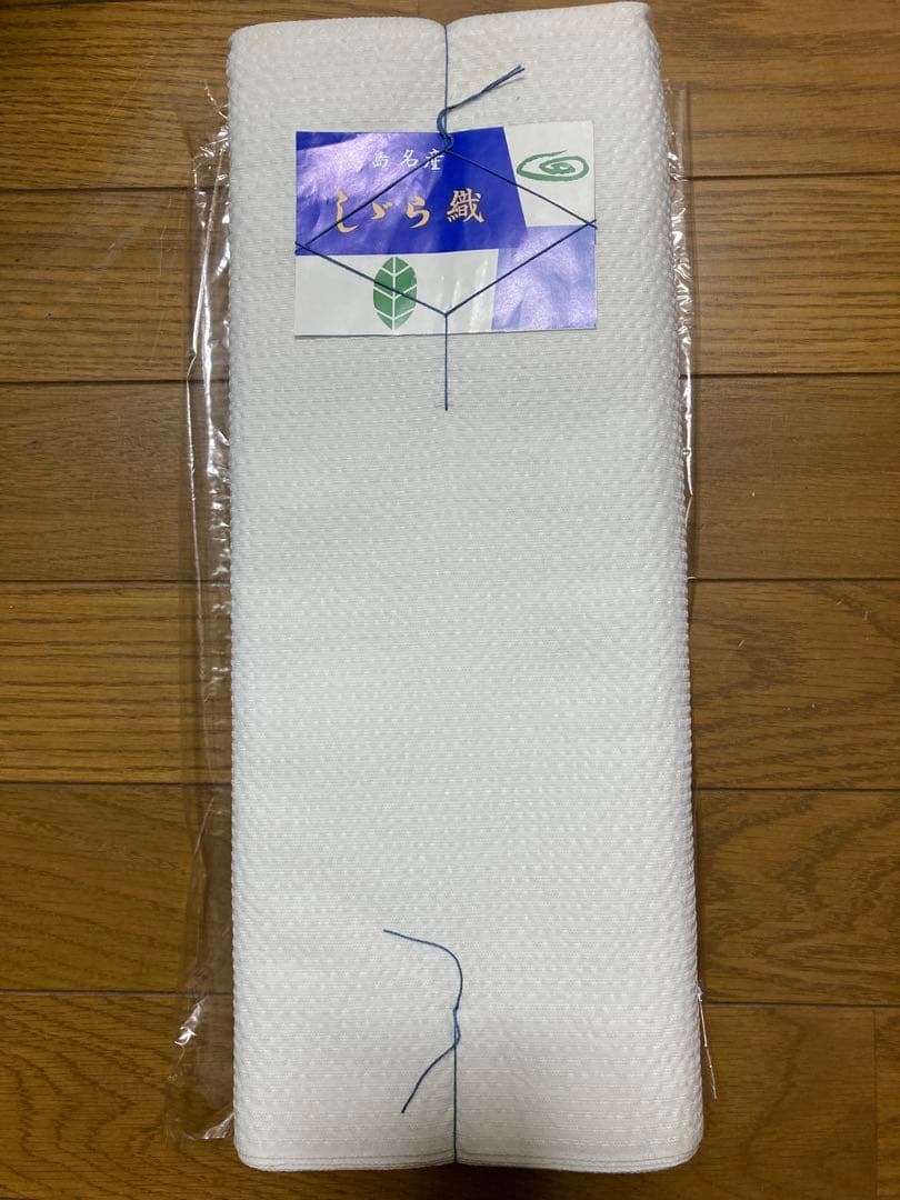 ノリノリの新品のしじら織3反です。