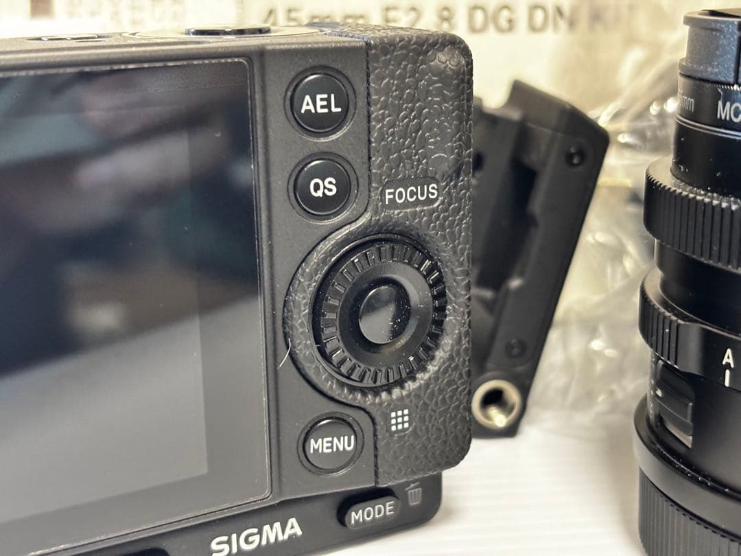 本体・レンズセット　SIGMA fp & 45mm F2.8 DG DN kit