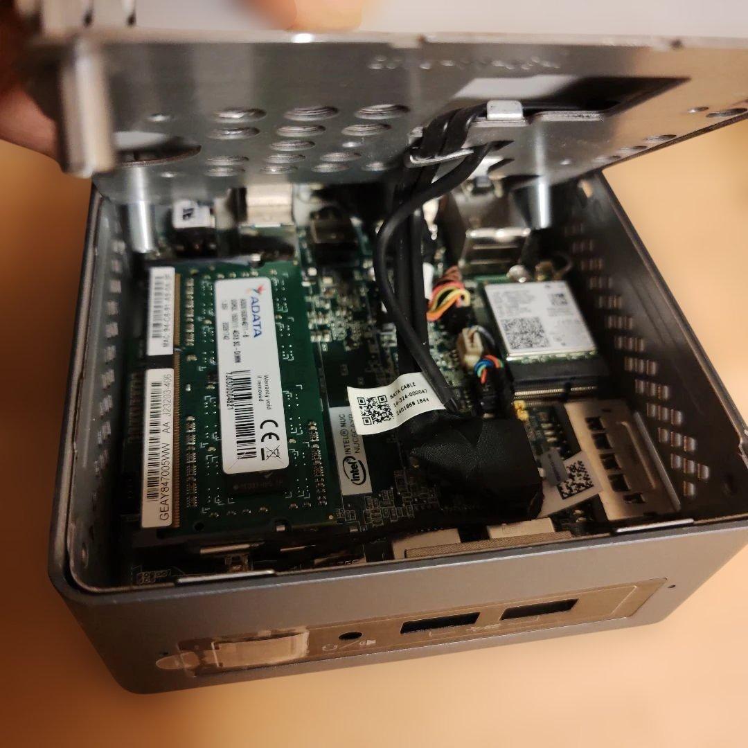 Intel ミニPC 7世代 SSD128GB Linux（ZorinOS)