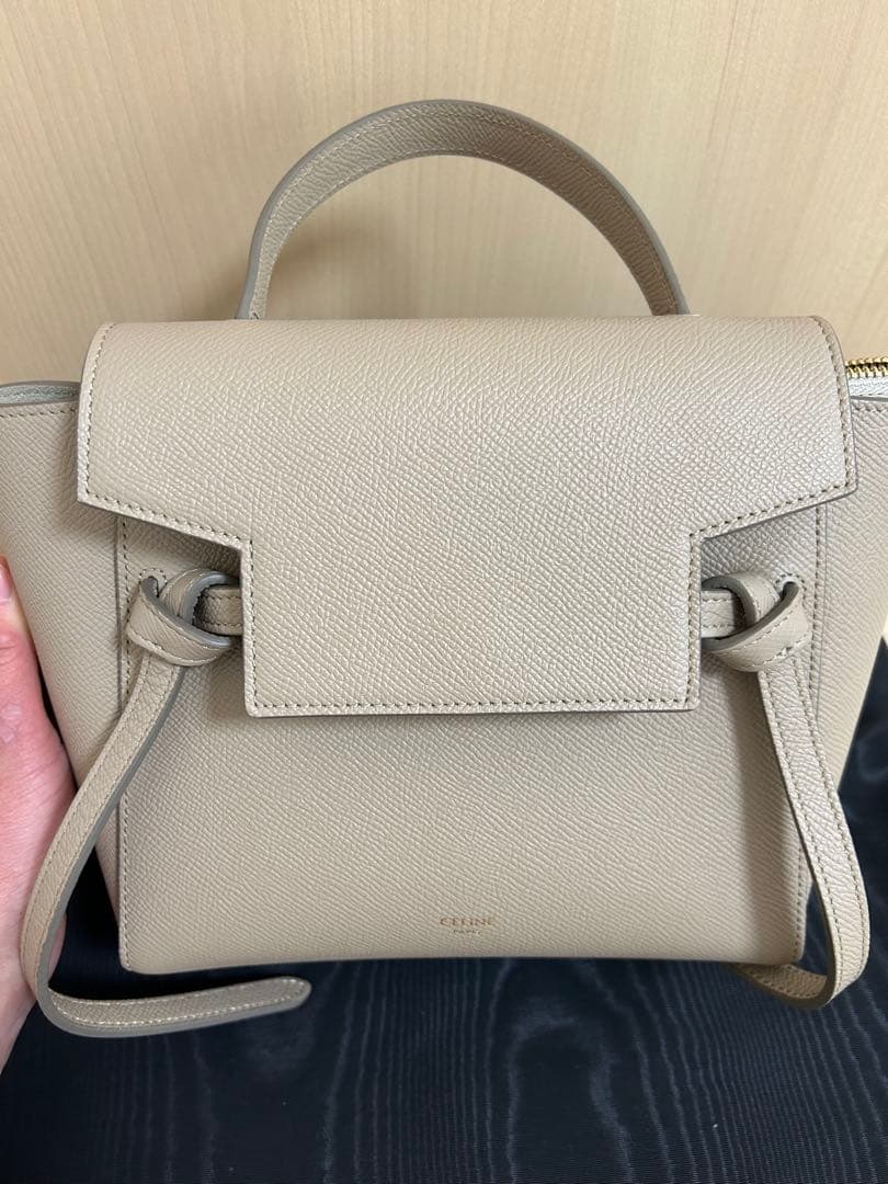 セリーヌ ベルトバッグ ナノ ライトトープ