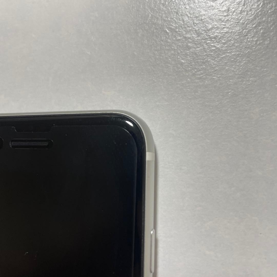 【美品】iPhone SE 第二世代 64gb フィルム・カバー装着 【箱付き】