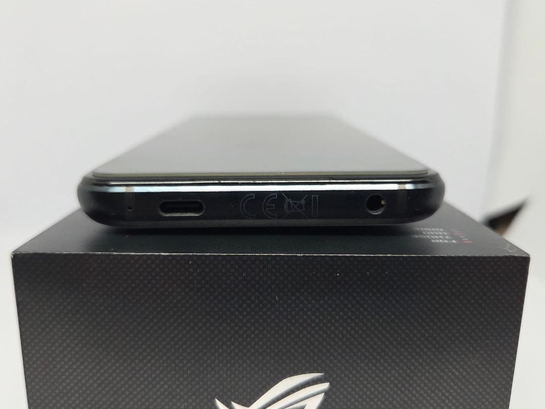 ROG Phone 6 12GB/256GB ストームホワイト