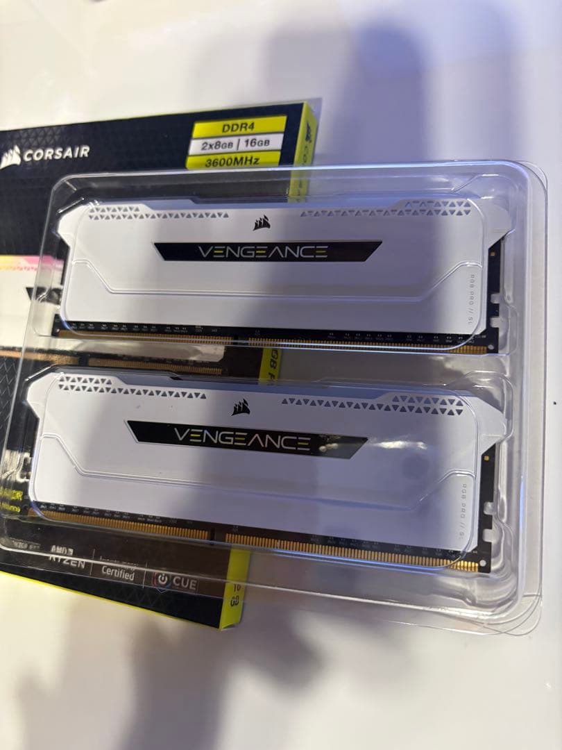 メモリー CORSAIR VENGEANCE RGB PRO SL (2x8GB)