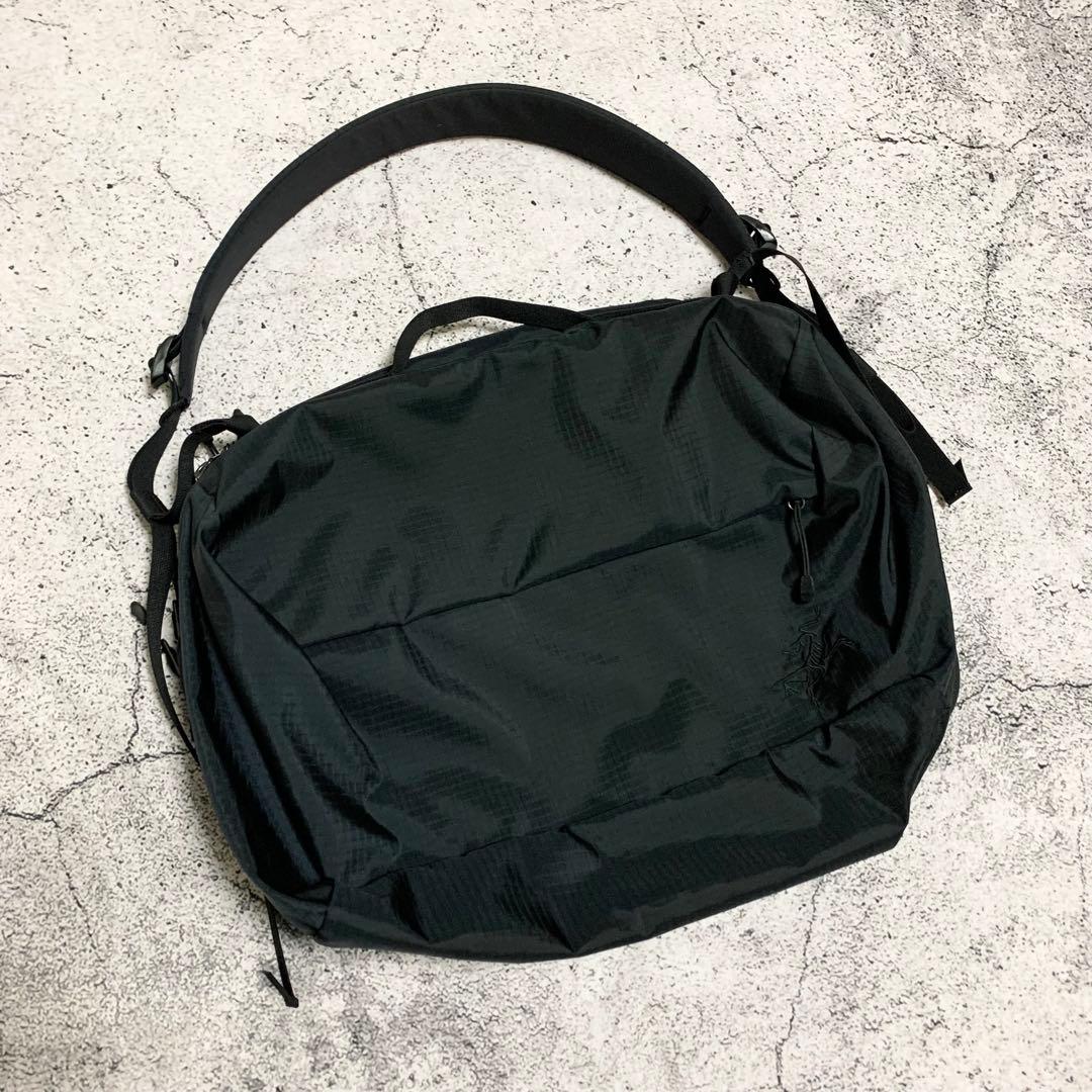 美品　ARC’TERYX アークテリクス 　イオン ギアオーガナイザー　収納力