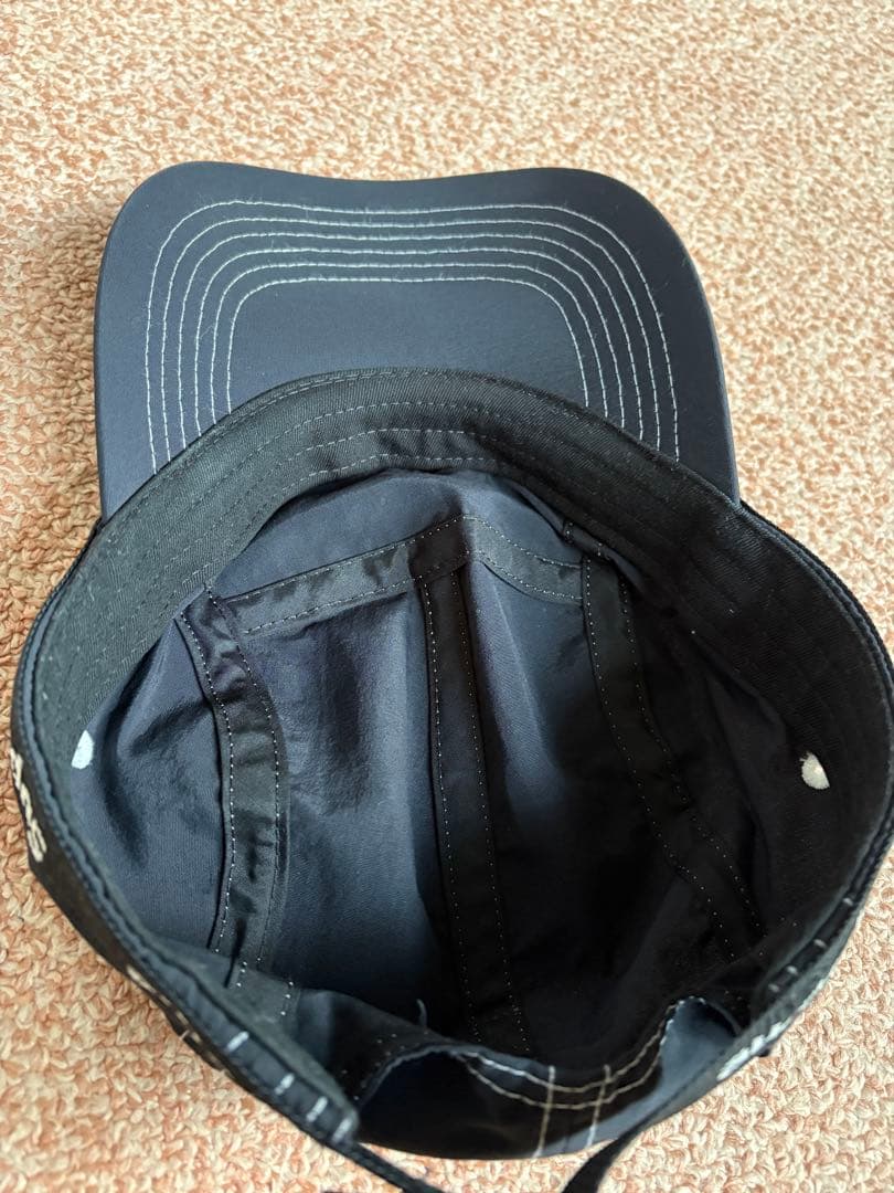 Supreme 黒 キャップ ストラップ付き