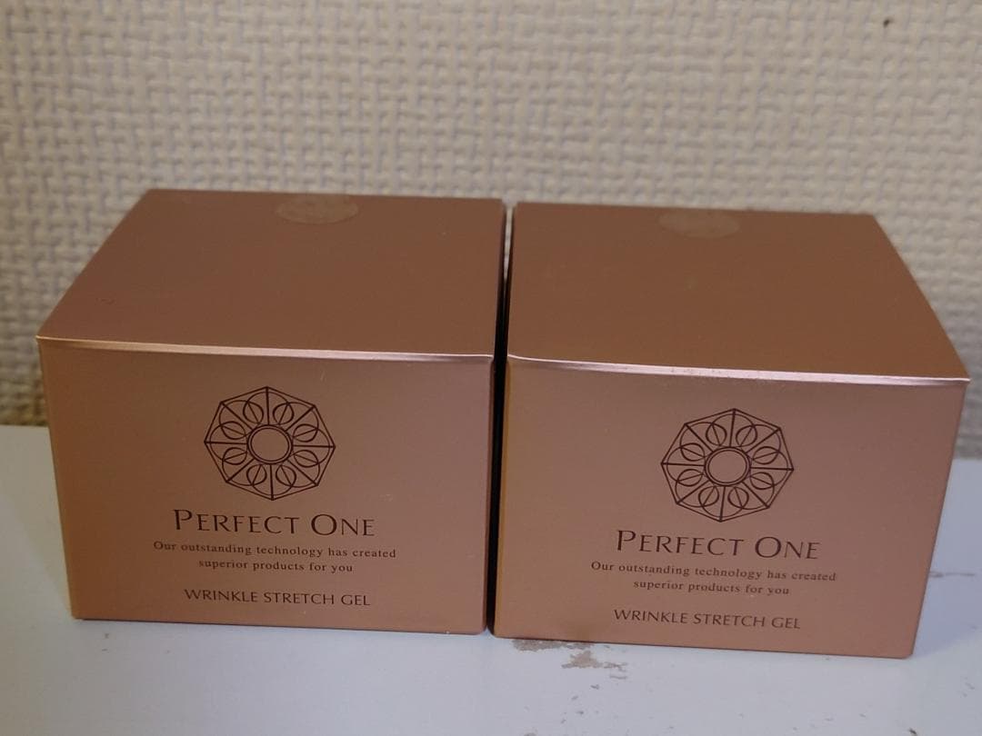 パーフェクトワン　薬用リンクルストレッチジェル50g×2個セット角などへこみあり