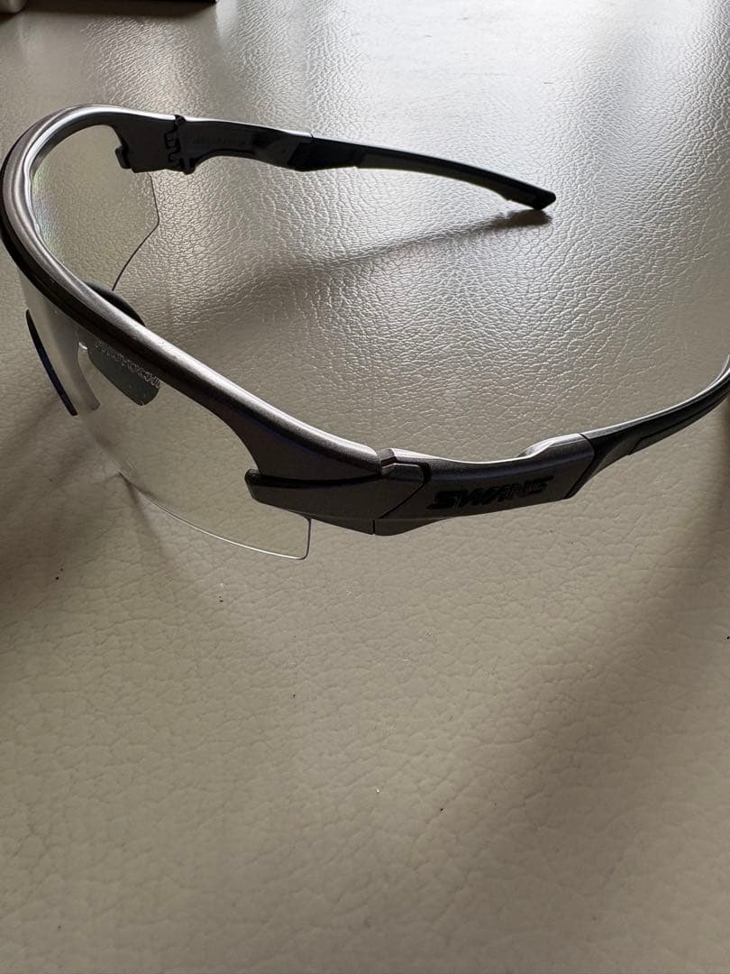 STRIX.D.A調光サングラス ケース付き