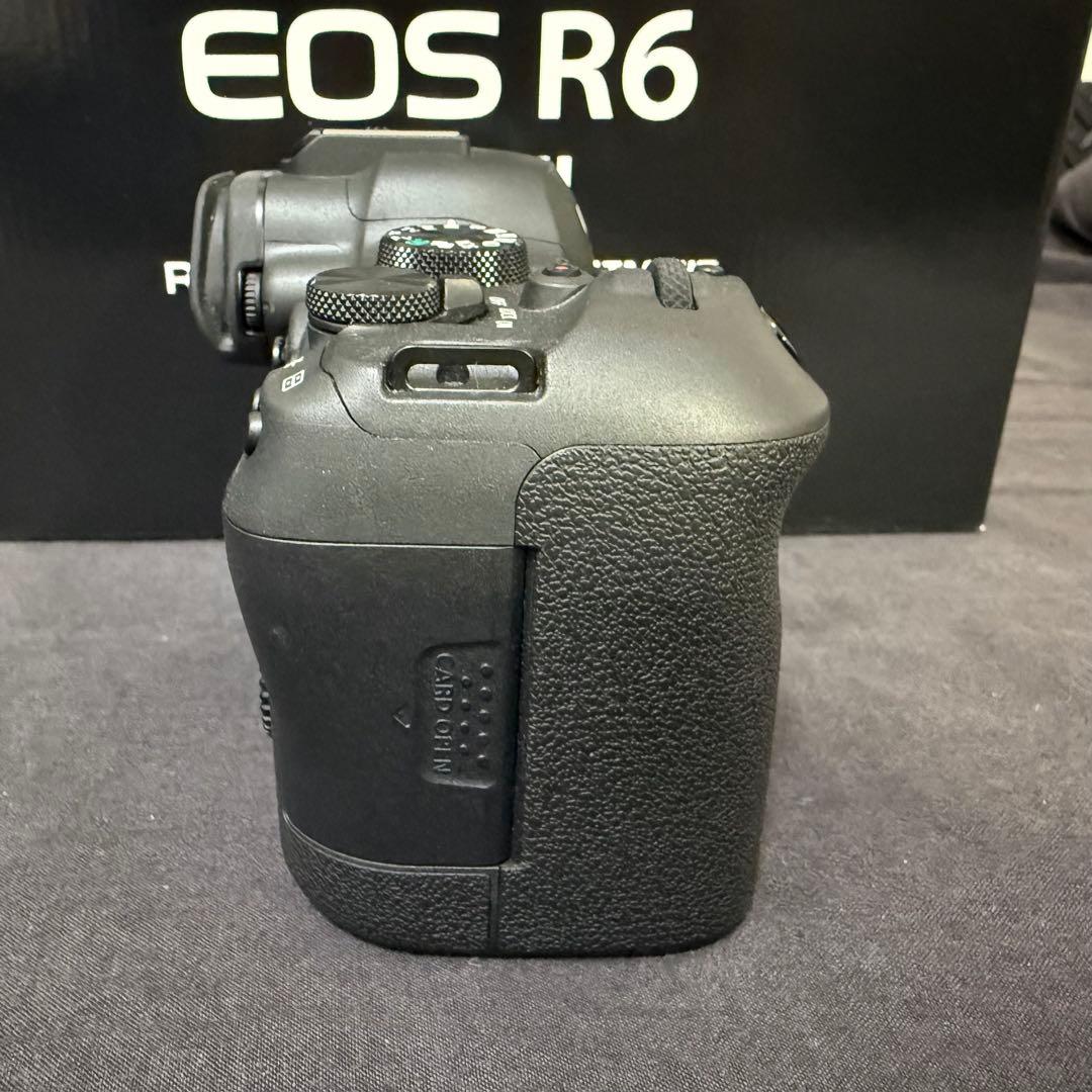 【美品】 EOS R6 Mark II レンズキット(保証書付き)