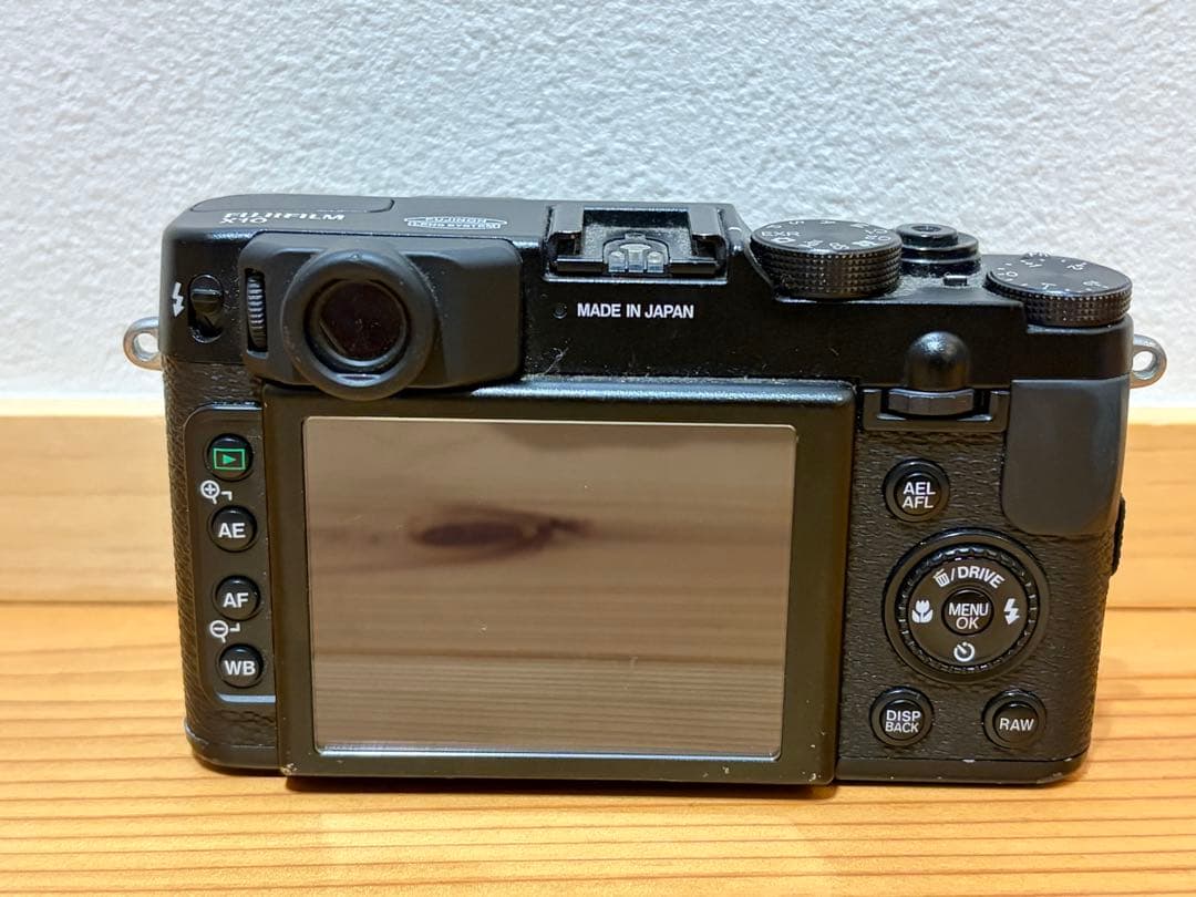 Fujifilm オールドコンデジ　X10