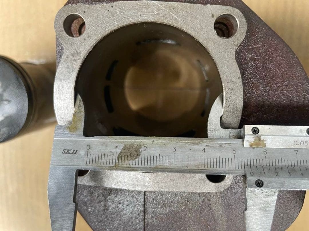 グランドアクシス100 社外シリンダーとピストン