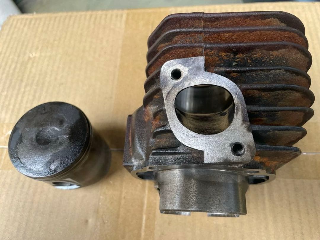 グランドアクシス100 社外シリンダーとピストン