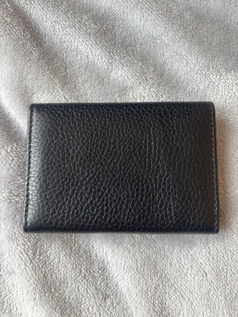 【グッチ】黒いレザー名刺入れ GGロゴ付き