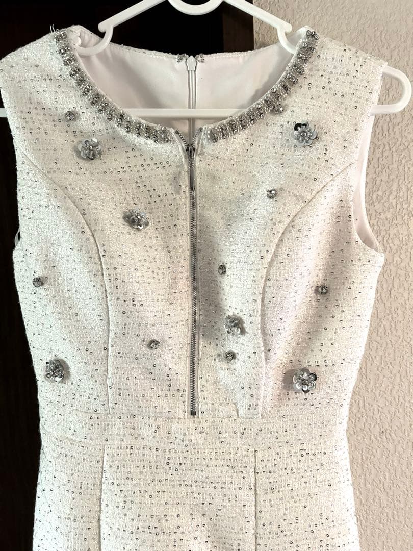 ビジュー装飾 ホワイトスリーブレスドレス Sサイズ
