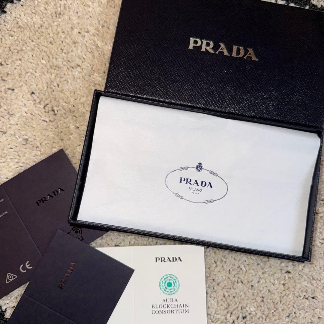 【箱付き】プラダ　iphoneケース PRADA iphone16pro