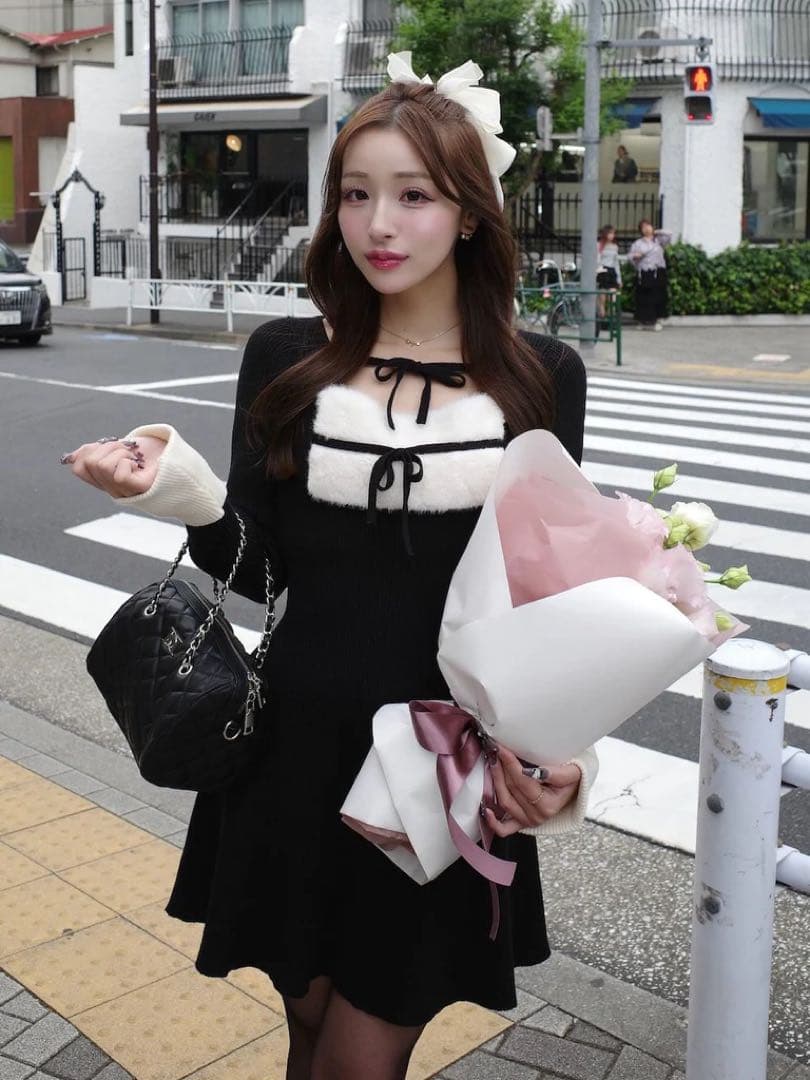 新品タグ付 ダーリッチ リボンファーフレアニットミニワンピース ブラック FL