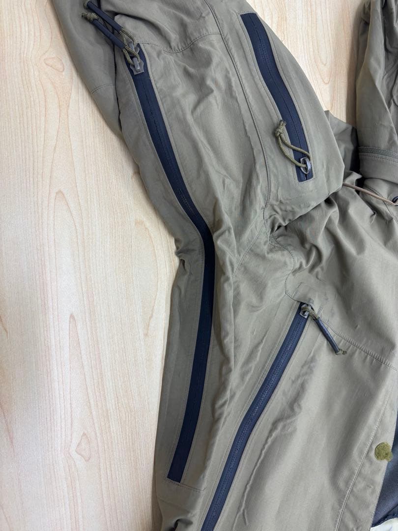 ARC’TERYX LEAF Alpha Jacket ゴアテックス M