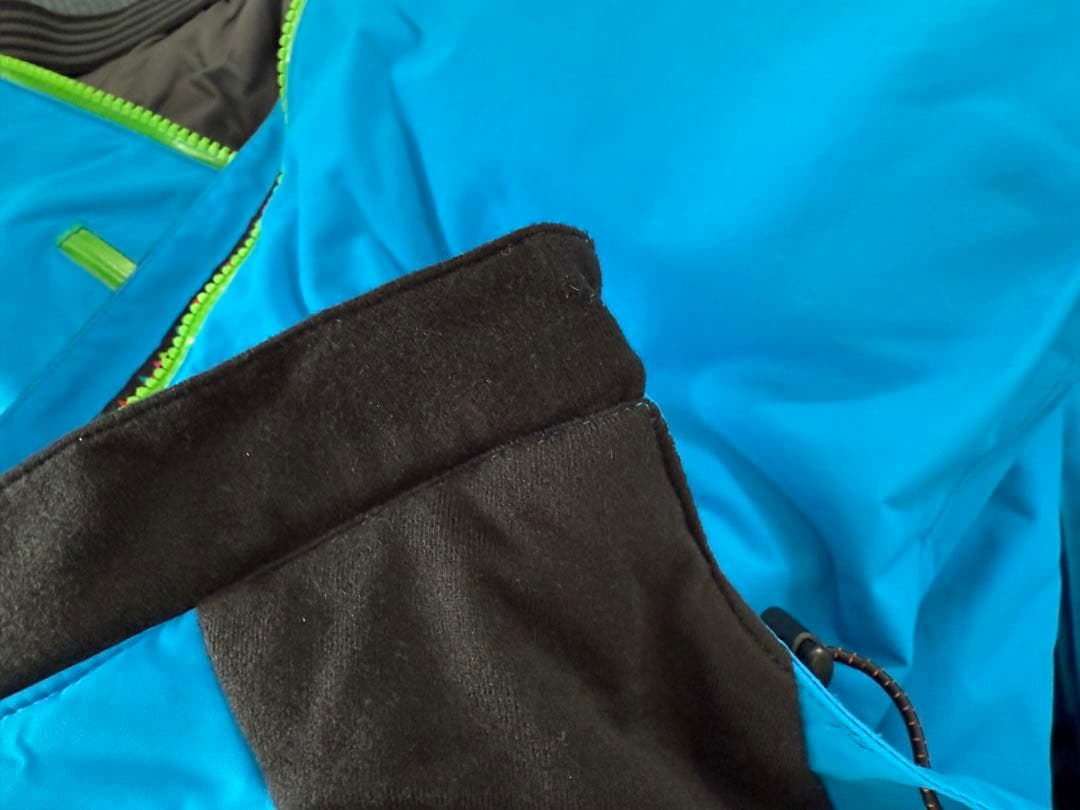 【最終】美品すぐ着用可　イスビョンスキーウェア上下セット125-140着用無香料