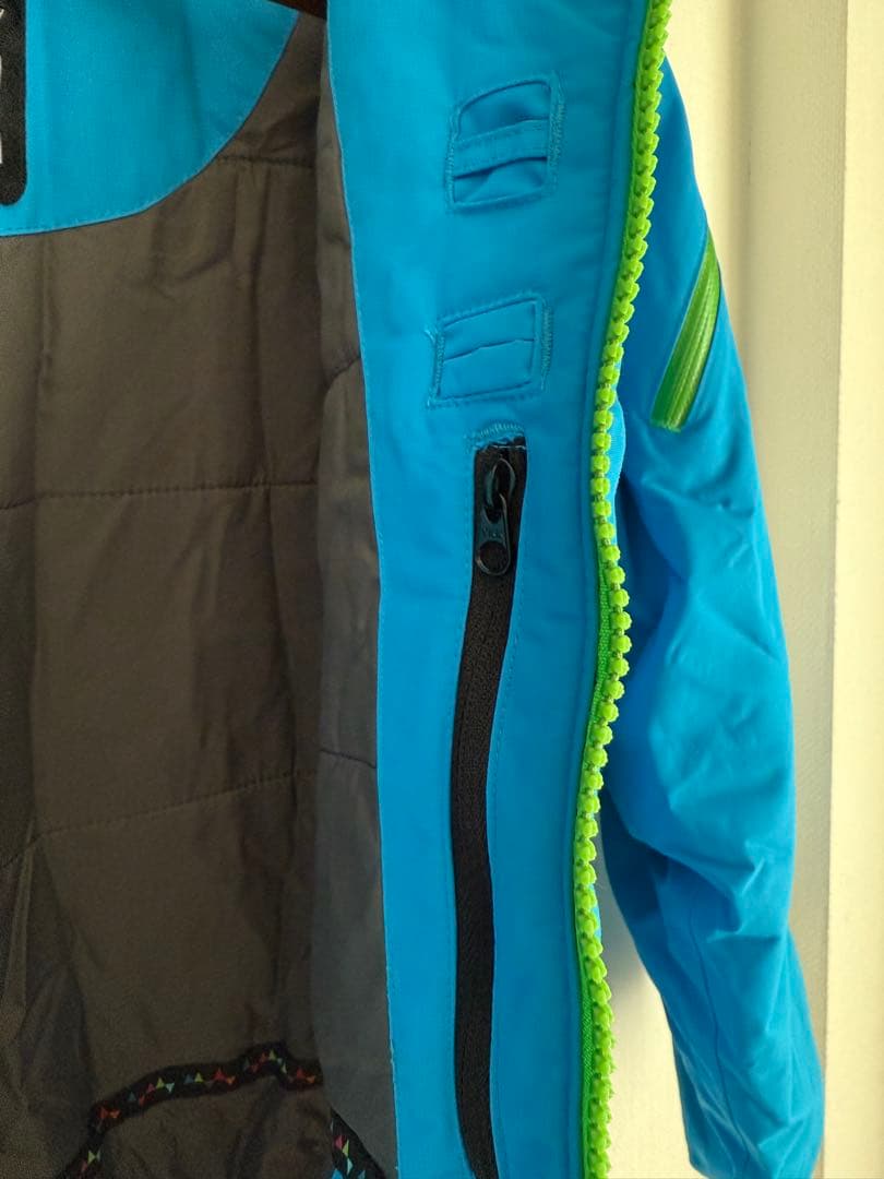 【最終】美品すぐ着用可　イスビョンスキーウェア上下セット125-140着用無香料