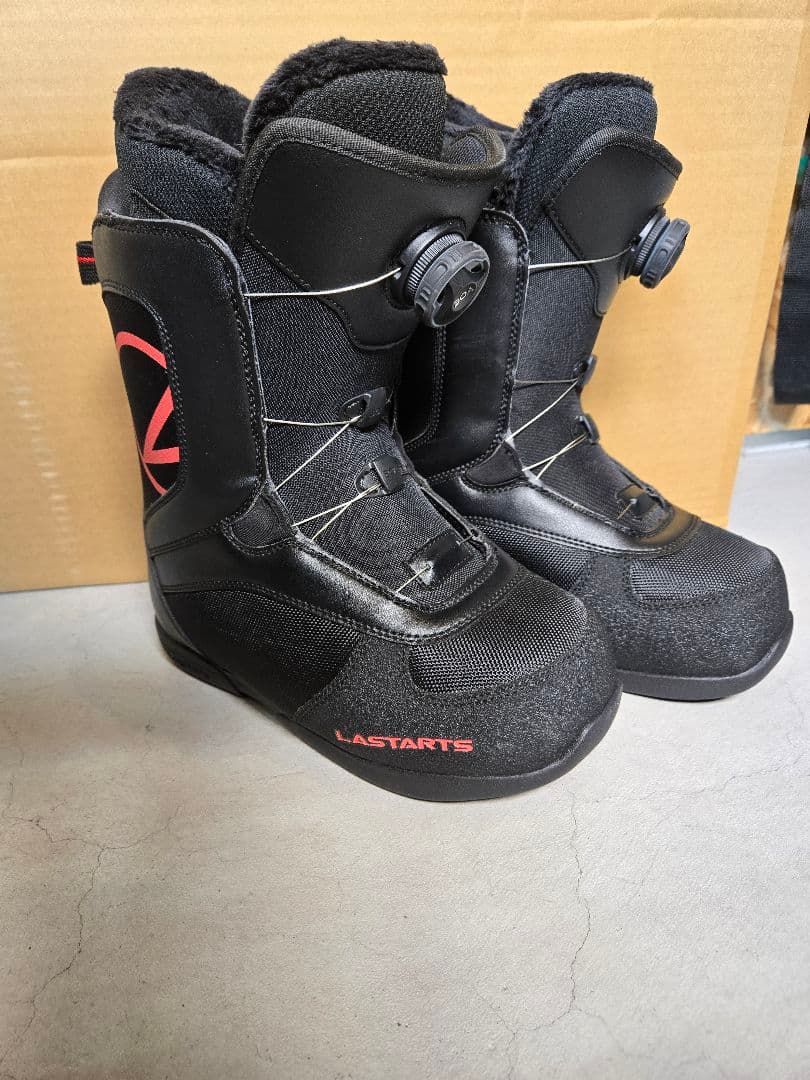 LASTARTS スノーボードブーツ 女性用 ブラック