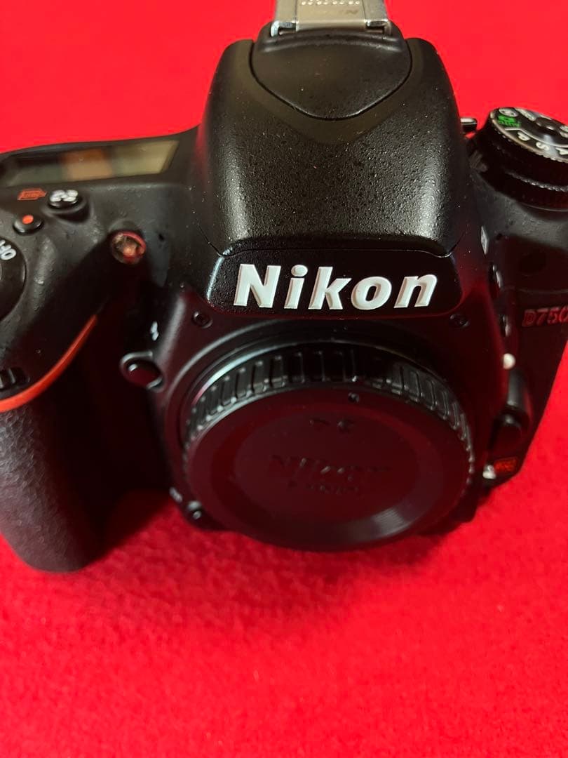 衝撃大特価　これがＮＯ1！ Ｄ7000 Ｓ数288回　18-135mmズ-ム