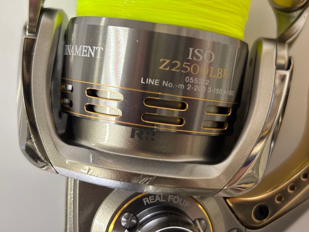 ダイワ　06 トーナメントISO Z2500LBD