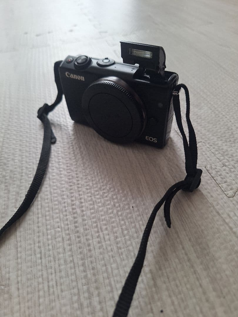 Canon　EOS M100 ミラーレスカメラ