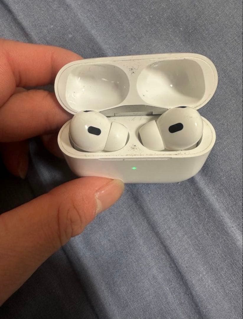 Apple AirPods Pro2 本体 充電ケース付き