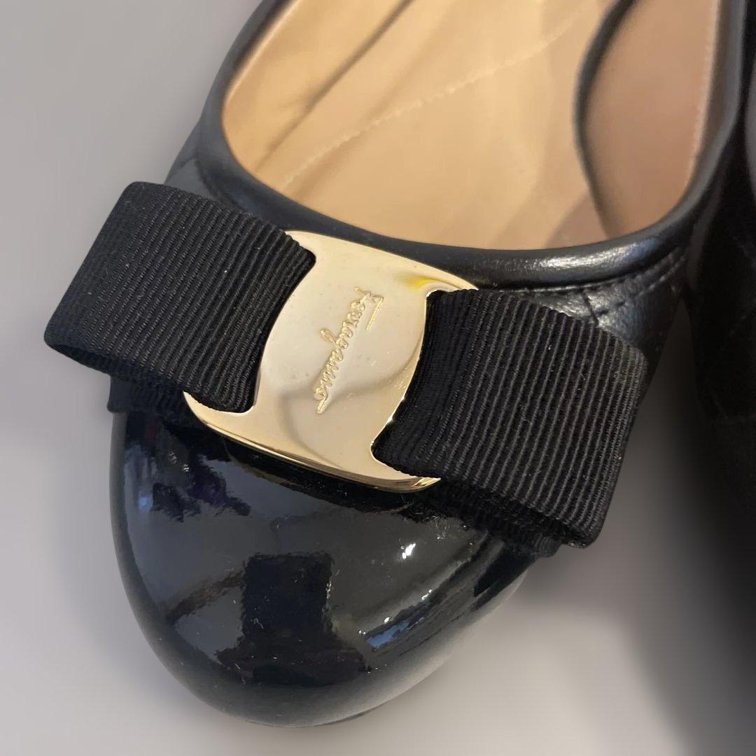 ◉フェラガモ　フラットシューズ　サイズ6 1/2 　靴の裏側のみ汚れあり