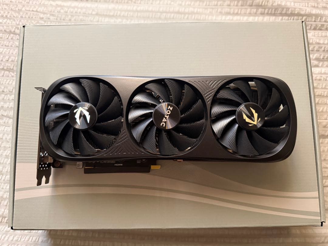 グラフィックボード・グラボ・ビデオカード ZOTAC RTX 4070 TiSTrinity Black Edition