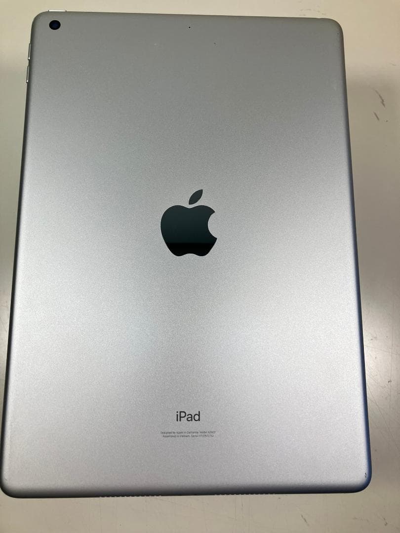 iPad 第9世代　64GB シルバー　Wi-Fiモデル　カバーガラス付