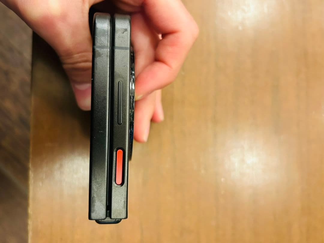 nubia Flip 5G SIMフリー おまけ付き 折りたたみスマホ