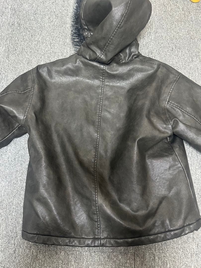 ファー付きフード レザー風ダウンジャケット