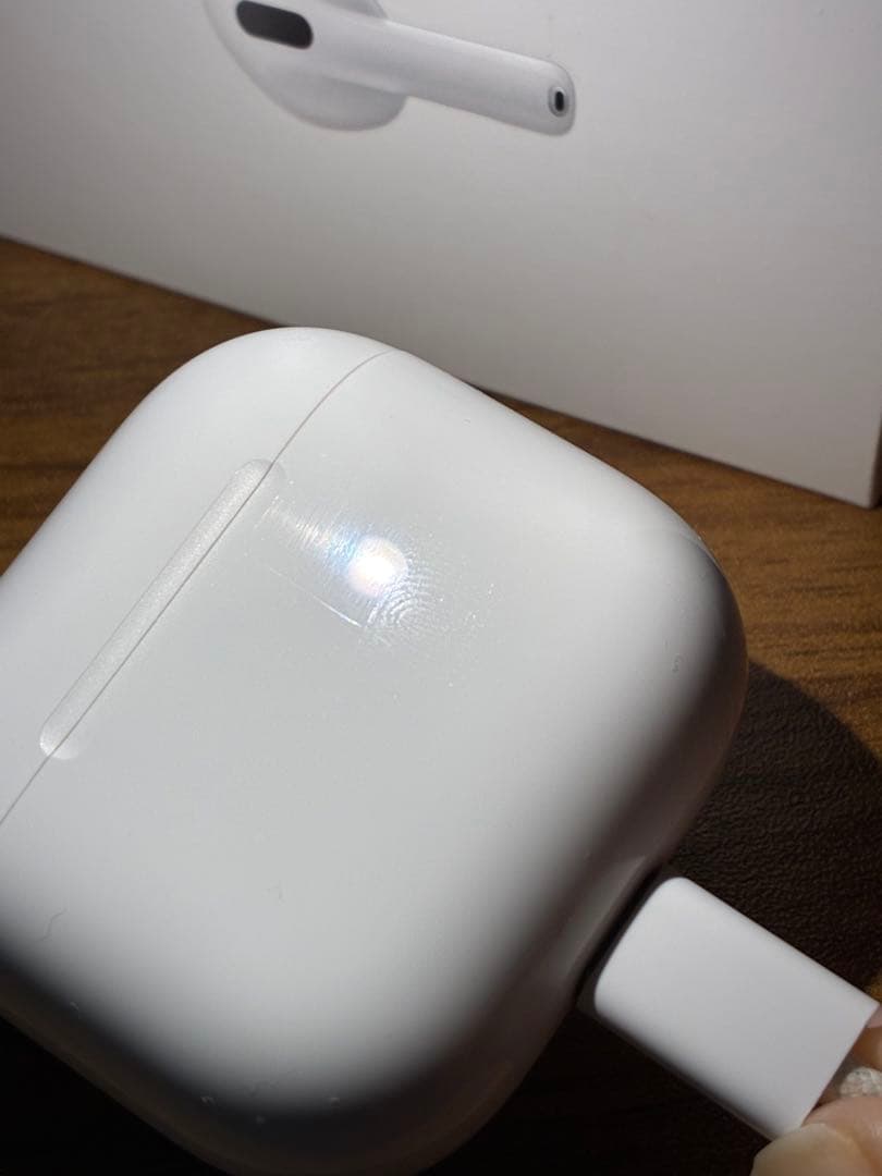 AirPods 4 （アクティブノイズキャンセリング非搭載）