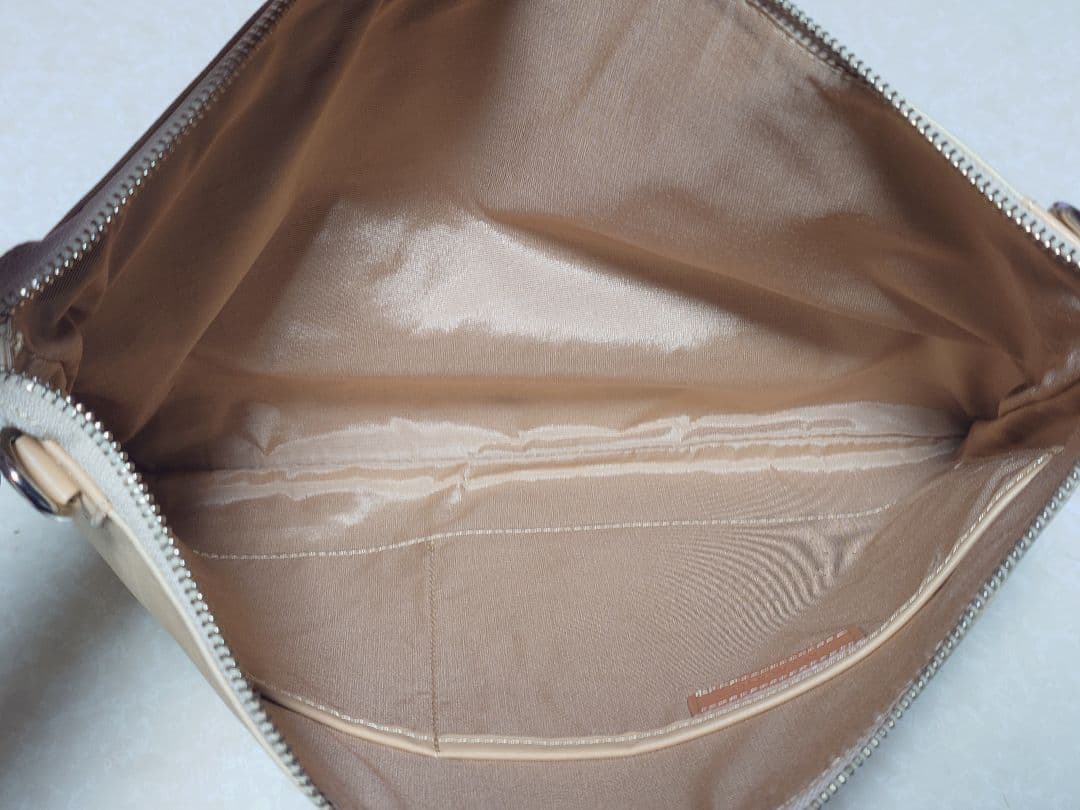 ソメスサドル　リード　ショルダーバッグ L アイボリー