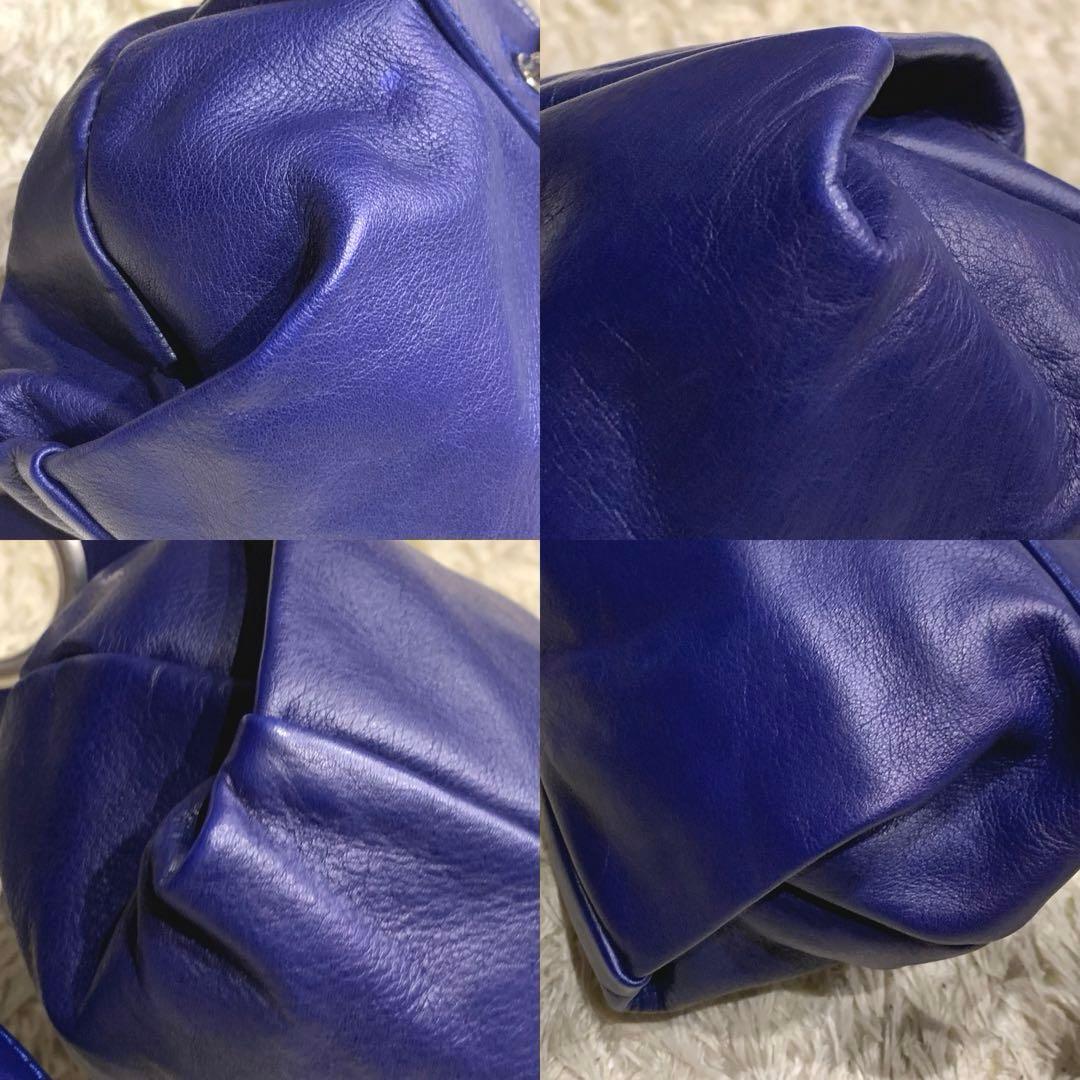 美品✨kawa-kawaカワカワ ハトメ ボディバッグ ショルダー レザー 紺色