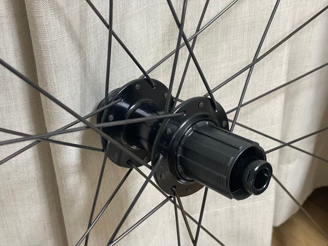 DT SWISS R470 Discフルシールドベアリングハブ　シマノ11/12