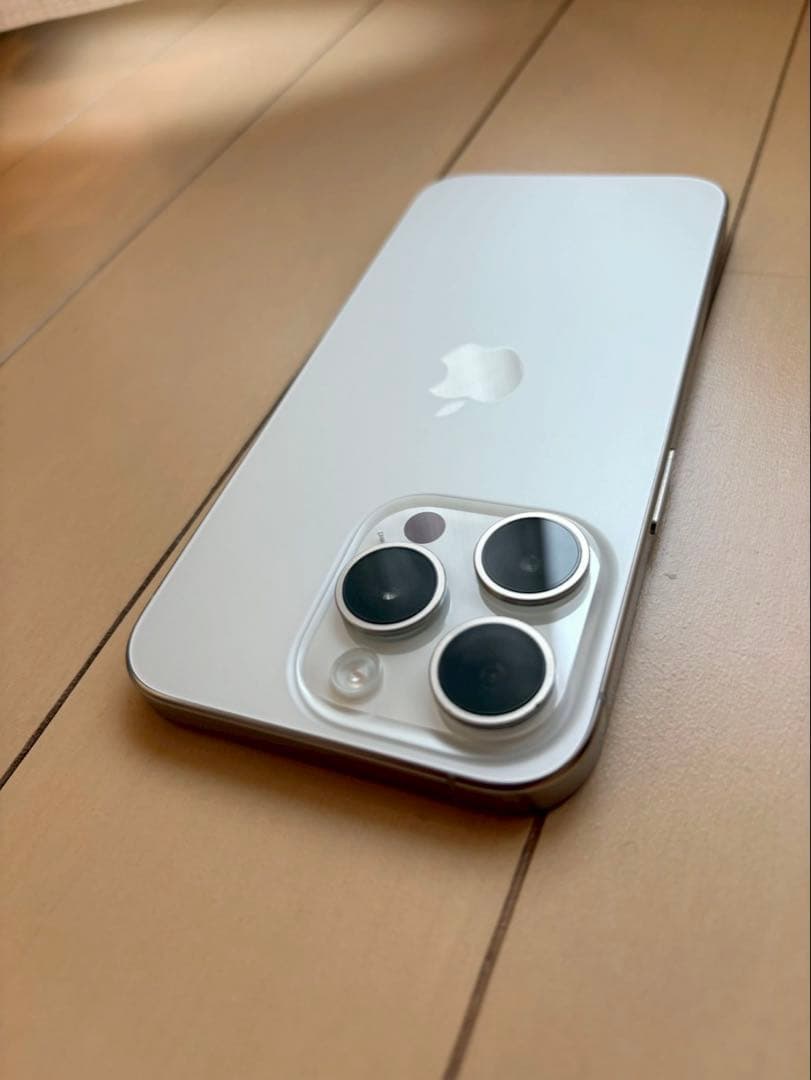 Apple iPhone 15 Pro 256GB ホワイトチタニウム