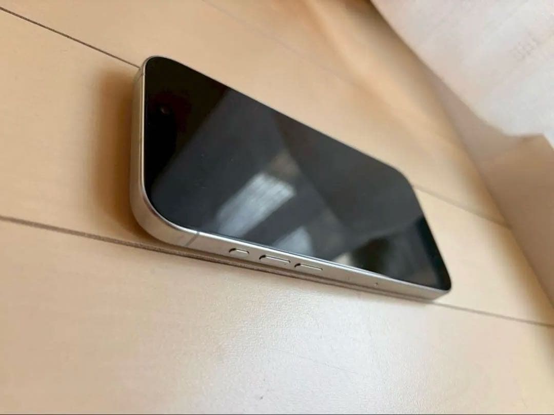 Apple iPhone 15 Pro 256GB ホワイトチタニウム