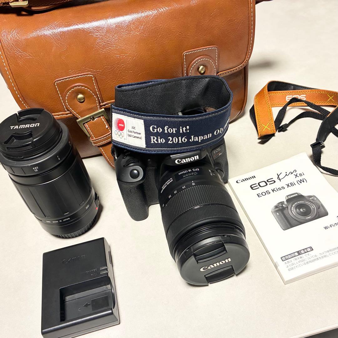 Canon EOS Kiss X8i デジタル一眼レフ（カメラバック付き）