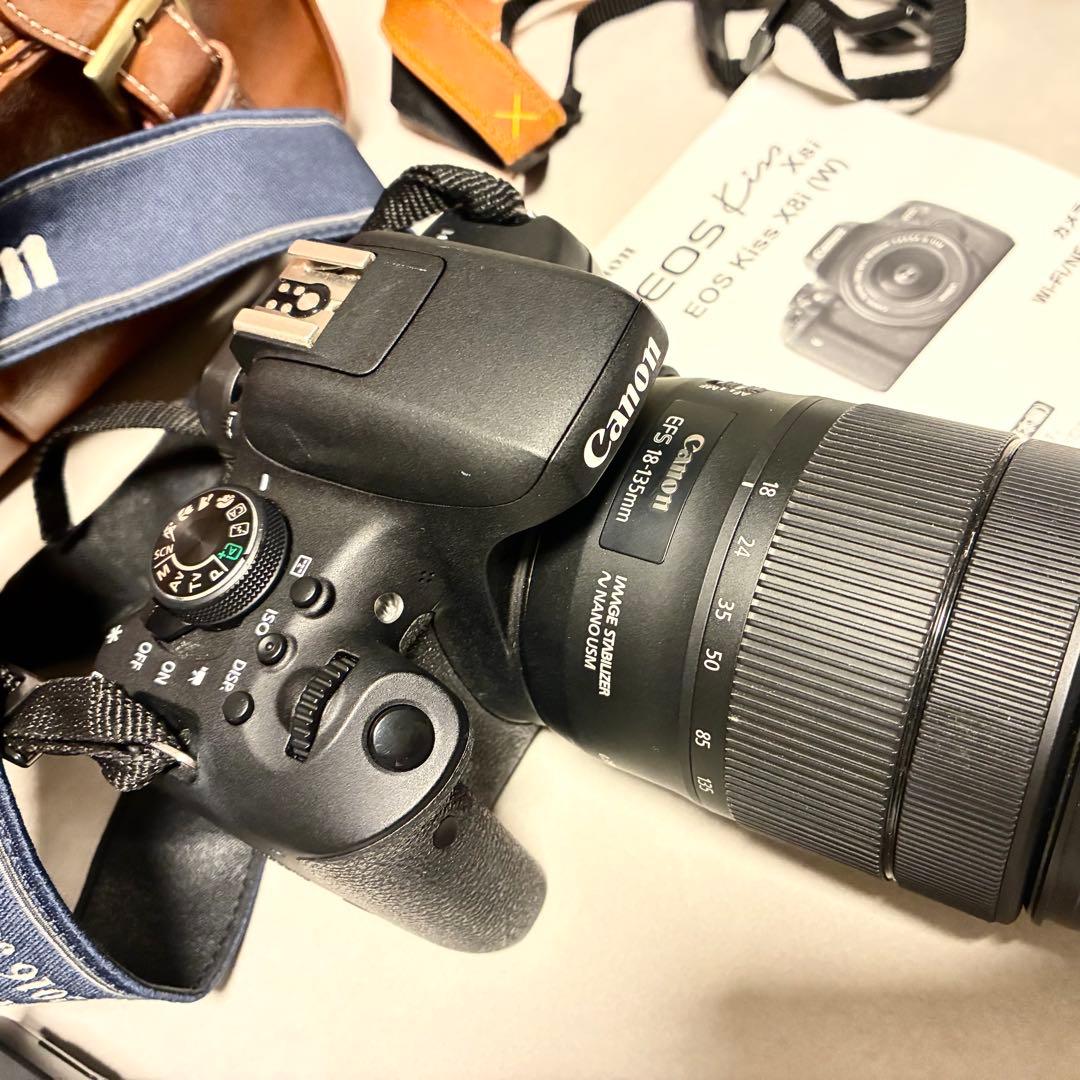 Canon EOS Kiss X8i デジタル一眼レフ（カメラバック付き）