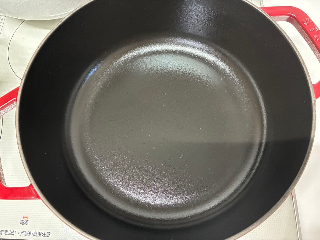 STAUB　ストウブ　両手鍋 レッド 約26cm