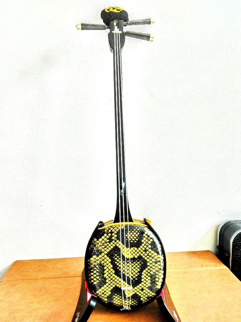 沖縄三線　人工皮　セミハードケース付き