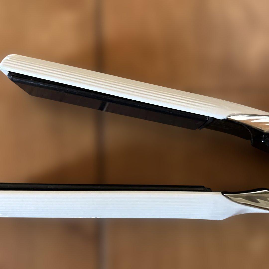 リファ　ストレートヘアアイロン ホワイト