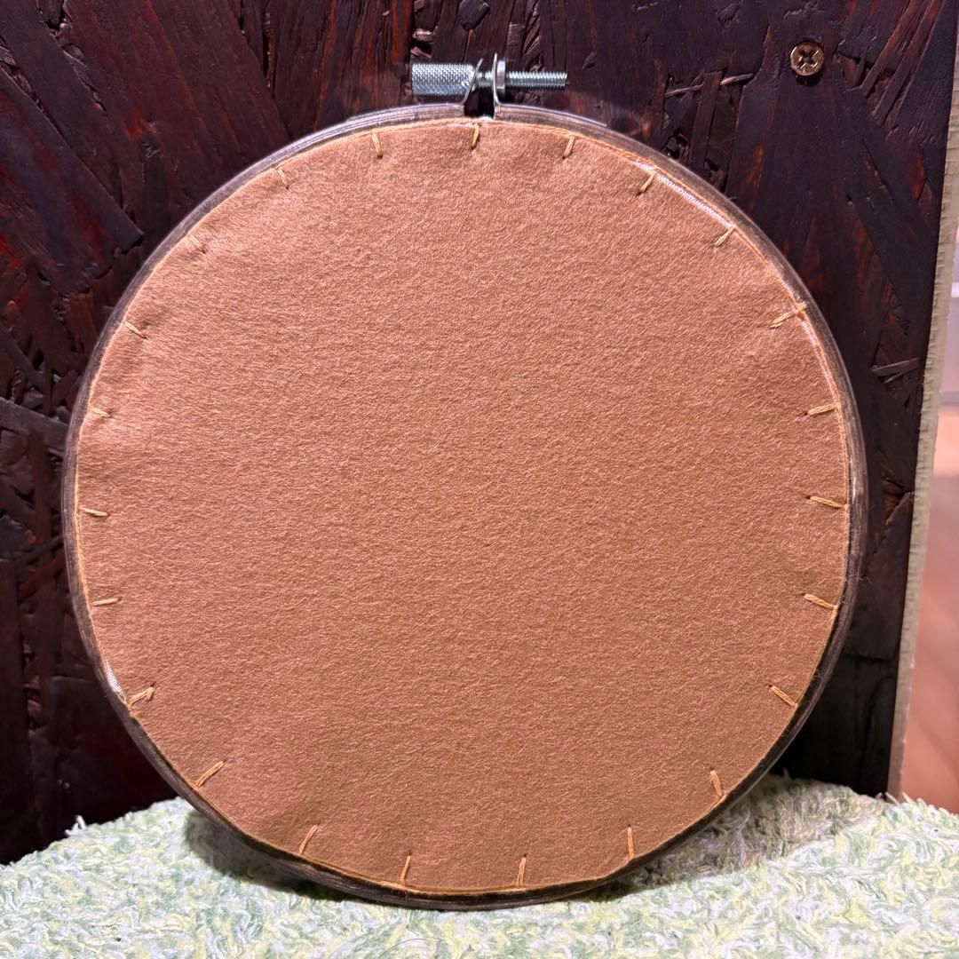 琥*ん様 刺繍フレーム❁⃘16cm　リス　置き型　壁掛け　アジアン　プレゼント