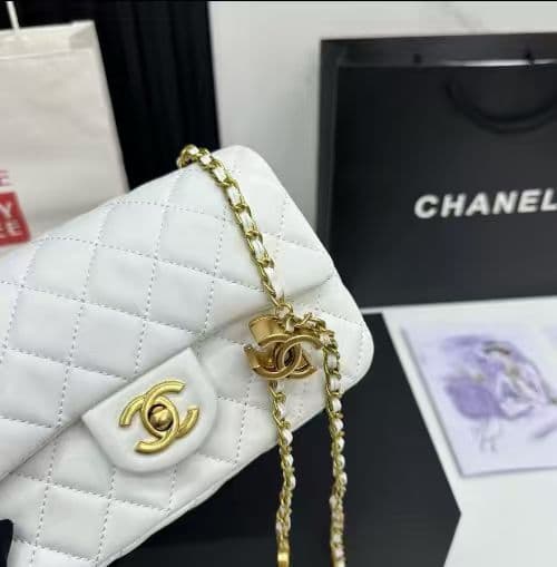 CHANEL MAKE UP ホワイトレザー ショルダーバッグ ノベルティ